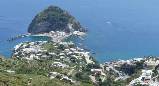 utsikt över bukten och ön Ischia
