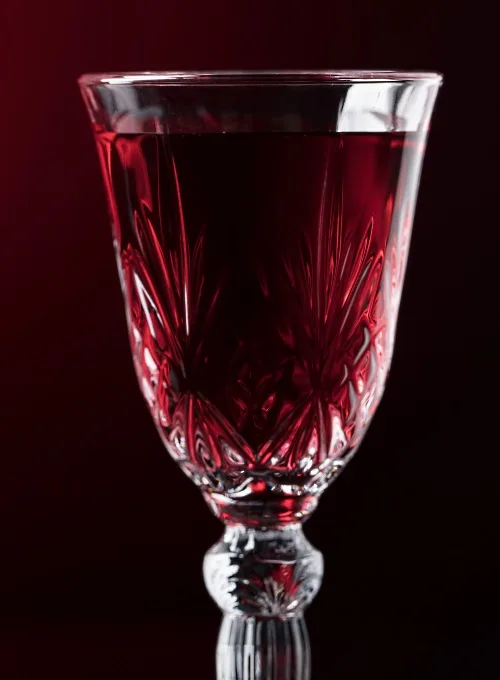 enn glas rött mousserande vin