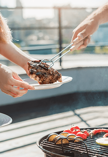 grilla vid grillen