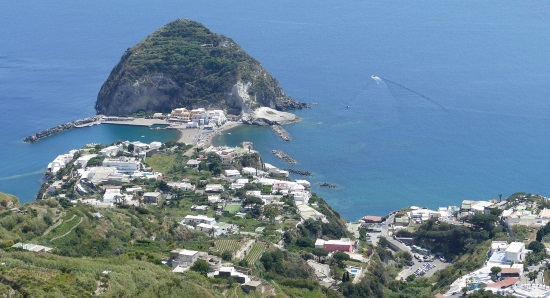 utsikt över bukten och ön Ischia